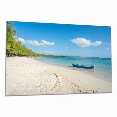 Produktbild von Wallario Herdabdeckplatte aus Glas, Größe 80 x 52 cm 1-teilig, Motiv Boot an einem tropischen Strand