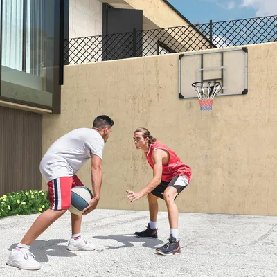Zdjęcie produktu dla Kosz do koszykówki SPORTNOW z tablicą, tablica do koszykówki zewnętrzna z koszem stalowym Ø45 cm i siatką, montaż ścienny, tablica do koszykówki dla młodzieży i dorosłych, kolor biały