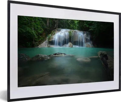 Produktbild von MuchoWow® MuchoWow® Gerahmtes Poster Ein Wasserfall im Erawan-Nationalpark, Thailand 60x40 cm - Poster mit zchwarzem Bilderrahmen - Schlafzimmer - Plakat in Rahmen - Drucken