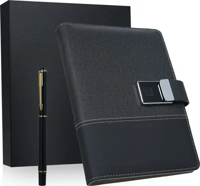 Obrázek produktu pro Kožený notebook A5 se zámkem na otisk prstu a vysokorychlostním USB diskem o kapacitě 16 GB. Linkovaný diář, plánovač, 100 stran, 6kroužková vazba, 4 přihrádky na karty. Ideální pro podnikatele, profesionály, studenty, pracovní plány a schůzky.