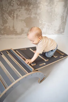 Produktbild von Kleine Montessori Bogenwippe Kletterbogen + kleine LEITER Rutsche - grau