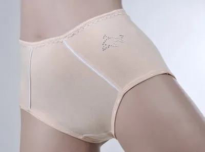 Produktbild von TOKER COLLECTION®Hüftslip "Sabrina" mit Glitzerapplikation 3er Pack(Packung, 3 Stück) Kontrastnähte im Vorderteil, Farbe Haut, Größe 48/50