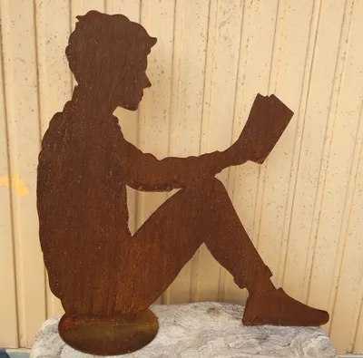 Produktbild von Mann liest Buch 60x61cm Lesender Rost Edelrost Metall Rostfigur Gartendeko