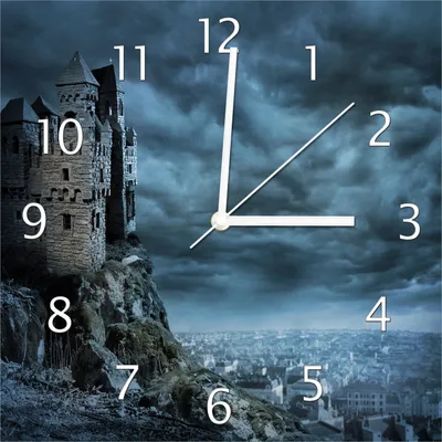 Produktbild von Wallario Design Wanduhr Altes Geisterschloss aus Echtglas, Größe 30 x 30 cm