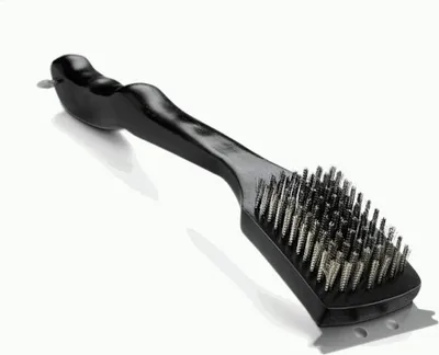 Image de Brosse pour nettoyer le barbecue avec des poils métalliques