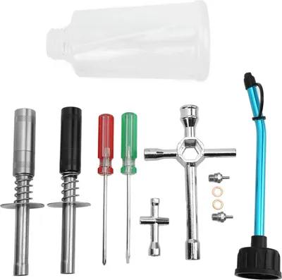Productafbeelding van Glowplug-startkit met kruiskopschroevendraaier en smeerolie, geschikt voor 1/10 en 1/8 brandstofaangedreven vrachtwagenonderdelen
