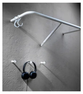 Produktbild von 3er-Set Wandhaken aus Aluminium, rostfrei – Kompakt und stilvoll für Bad, Küche, Flur und Outdoor, in Schwarz, Cremeweiß oder Rot, hergestellt in der EU – Wandhaken TINY (Cremeweiß)