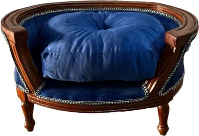 Produktbild von Casa Padrino Barock Hundebett & Katzenbett mit Kissen Royalblau / Braun - Handgefertigtes Hunde & Katzen Sofa im Barockstil - Barock Hunde & Katzen Möbel - Barock Tiermöbel