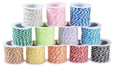 Produktbild von Set mit 12 farbigen, gedrehten Bändern für kreative DIY-Projekte