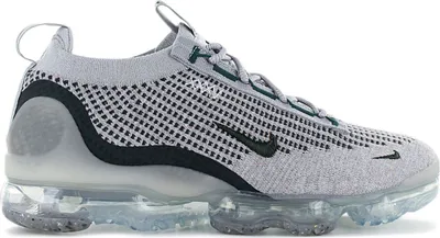 A side view of a Nike Air Vapormax 2021 FK SE shoe.
