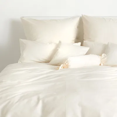 Produktbild von Traumschlaf Uni Mako-Satin Kissenbezüge 80x80 cm creme