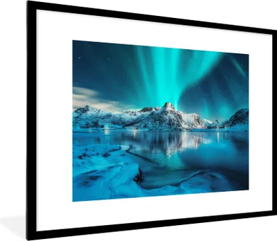 Produktbild von MuchoWow® Gerahmtes Poster Nordlicht - Eis - Schnee - Norwegen - Blau - Berge 80x60 cm - Poster mit Schwarzem Bilderrahmen Wandposter Rahmen Foto Bilder - Schlafzimmer-Dekorationen - Fotoposter