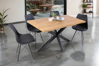 Produktbild von Esstisch Baumkante Holz-Optik Wildeiche 120 x 80 Spider-Gestell schwarz JOSY, KI-generiertes Bild