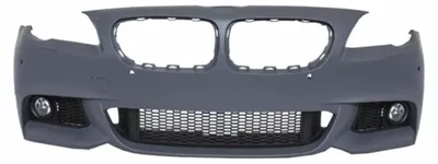 Imagen del producto de Parachoques delantero para BMW Serie 5 F10 F11, modelos 2011-2014, con luces antiniebla y diseño M-Technik.