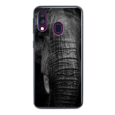 Produktbild von MuchoWow® Handyhülle Schutzhülle Hülle für Samsung Galaxy A40 Elefant auf schwarzem Hintergrund in schwarz und weiß Silikon Softcase Handy Hülle - Handy-Tasche