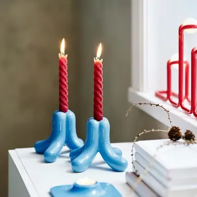 Produktbild von IKEA VINTERFINT Geruchlose Stabkerze Spiral rot 25 cm