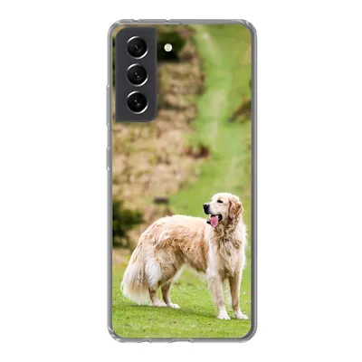Produktbild von MuchoWow® Handyhülle Schutzhülle Hülle für Samsung Galaxy S21 FE Schönes Bild eines Golden Retrievers Silikon Softcase Handy Hülle - Mobiltelefonhülle