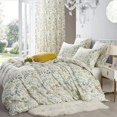 Produktbild von Famanu Bettwäsche 135 x 200 cm mit 1 Kissenbezug 80 x 80 cm - Grün mit weißen Blättern und Blumen