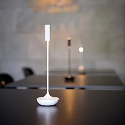 Zdjęcie produktu dla Lampa stołowa na akumulator SIGOR LED „Nucandle” 1,6 W 827 (ciepła barwa światła – extra) – biała ceramiczna, z regulacją jasności