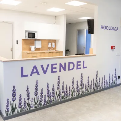 Produktbild von Decords Wandtattoo – Lavendelbordüre in Aquarelloptik, 280 cm
