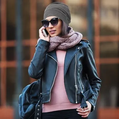Produktbild von Verstellbare, geschmeidige Schlafhaube für Damen aus Satin und Baumwolle zum Schutz lockiger Haare beim Schlafen für erholsame Nächte