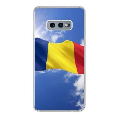 Produktbild von MuchoWow® Handyhülle Schutzhülle Hülle für Samsung Galaxy S10e Rumäniens Flagge weht am Himmel Silikon Softcase Handy Hülle - Handy