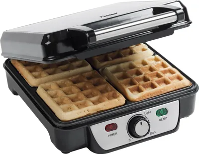 Produktbild von Bestron Brüsseler Waffeleisen für 4 belgische Waffeln, Waffelmaker für extra dicke Waffeln, mit Antihaftbeschichtung & wärmeisolierten Handgriff, 1100 Watt, Edelstahl, Farbe: Silber/Schwarz