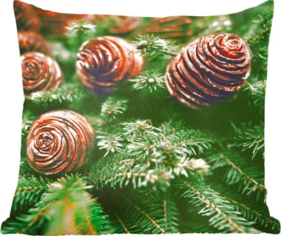 Produktbild von MuchoWow® Zierkissen Sofakissen Wohnzimmer Dekokissen 45x45 cm Eine Nahaufnahme von Tannenzapfen am Weihnachtsbaum - Schlafpolster - Polster für das Sofa