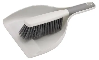 Produktbild von Ergonomische Kehrgarnitur aus robustem Kunststoff mit Kehrschaufel und Handfeger in Grau