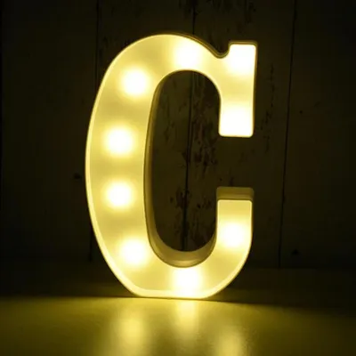 Immagine prodotto di Lettera 3D illuminata a LED, lettera C da 22 cm