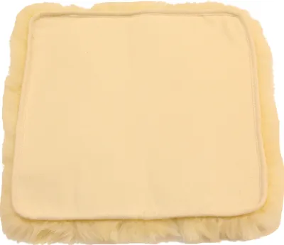 Produktbild von Sitzauflage Diana aus Lammfell hochwollig Champagner 35x35cm