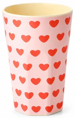 Produktbild von Rice Melamin Becher Groß Rosa mit Roten Herzen, KI-generiertes Bild