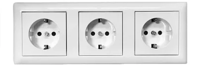Produktbild von Gira System/Standard 55 Set: 3x Steckdose 045303 und 1x Rahmen 021303 erhöhter Berührungsschutz