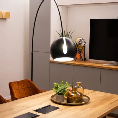Produktbild von s.luce Ball Design-Bogenlampe mit Marmorfuß modern