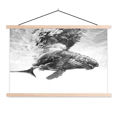 Produktbild von MuchoWow® Textilposter Wal - Wasser - Tiere - Schwarz und weiß 60x40 cm mit holzfarbenen Rahmen - Bilder
