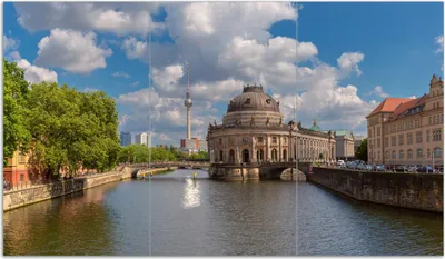 Produktbild von Wallario Herdabdeckplatte aus Glas, Größe 90 x 52 cm 3-teilig, Motiv Blick auf Berlin