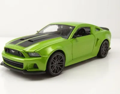Image de Maisto - 2014 Ford Mustang Street Racer, vert mat, 1:24