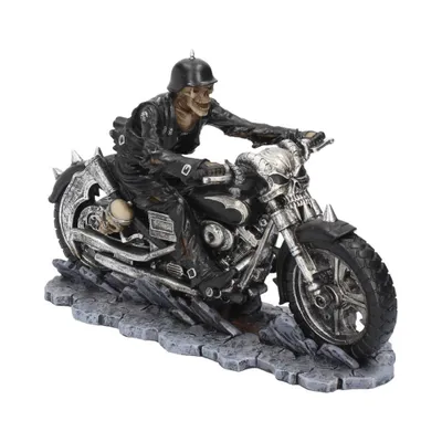 Dieses Bild zeigt eine detailreiche Figur eines Skelett-Bikers, der auf einem Motorrad sitzt.