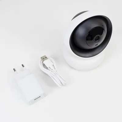 Productafbeelding van PNI IP735 3MP videobewakingscamera met IP P2P, draadloze PTZ-functie, microSD-kaartsleuf en bediening via een app