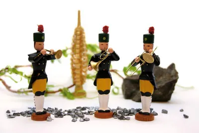 Produktbild von Miniaturfiguren Bergmannskapelle 3tlg. bunt Höhe=9,5cm NEU