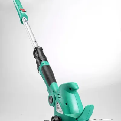 Zdjęcie produktu dla 4-in-1 cordless grass and shrub shears set, 10.8 volts with handle