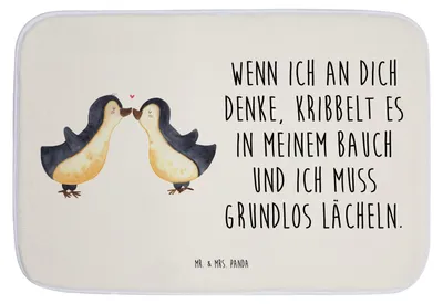 Produktbild von Mr. & Mrs. Panda Badteppich Pinguine Kuss - Weiß - Geschenk, Badezimmerteppich, duschmatte, Freund, für Freundin, Duschvorleger, Valentinstag, Badvorleger, Hochzeitstag