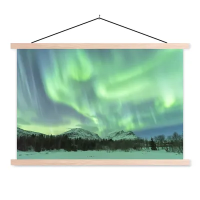 Produktbild von MuchoWow® Textilposter Nordlichter - Schnee - Berg - Norwegen 120x80 cm mit holzfarbenen Rahmen - Aufhängeset