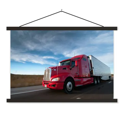 Produktbild von MuchoWow® Textilposter Roter Lastwagen mit bedrohlichem Himmel 60x40 cm mit schwarzem Rahmen - Hölzernes