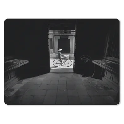 Produktbild von MuchoWow® Mauspad Mousepad Tür - Fahrrad - Straße - Architektur 23x19 cm - Mousepads - Maus Mat - Pad - Mausunterlage - Schreibtischunterlage - Mauspad