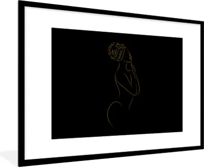 Produktbild von MuchoWow® Gerahmtes Poster Frau - Schwarz und Gold - Strichzeichnung 90x60 cm - Poster mit Schwarzem Bilderrahmen Wandposter Rahmen Foto Bilder - Wanddekoration - Fotos