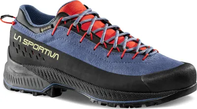 TX4 Evo Woman Gtx Approach Schuh von La Sportiva in Blau und Schwarz mit roten Schnürsenkeln.