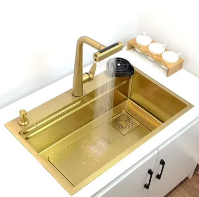 Immagine prodotto di Lavello dorato con rubinetto a cascata e rivestimento in nanotecnologia in acciaio inossidabile