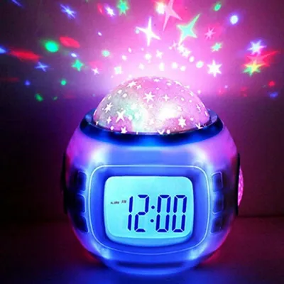Produktbild von LED-Projektionswecker mit Sternenhimmel, LCD-Display, Musikalarm und Farbprojektion – Weiß