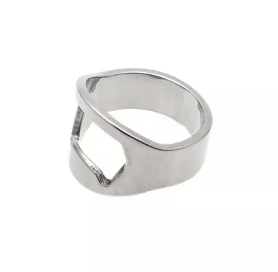 Produktbild von Flaschenöffner-Ring aus Edelstahl – Praktischer Kapselheber Ring für Bier & Getränke, cooles Party Gadget, tragbarer Barzubehör Bieröffner